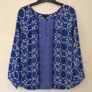 The Limited Top - blue and white pattern - 3/4 Sleeves - Size Large